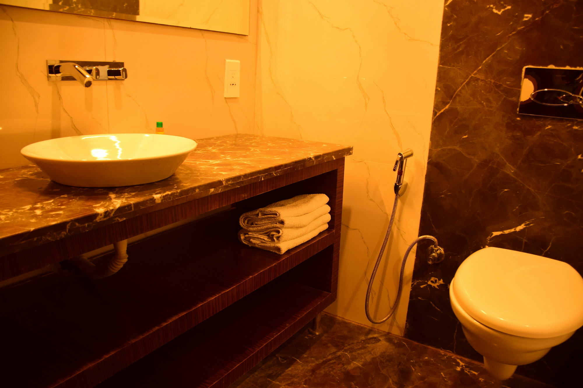 Fabhotel Prudent Amritsar Exterior photo