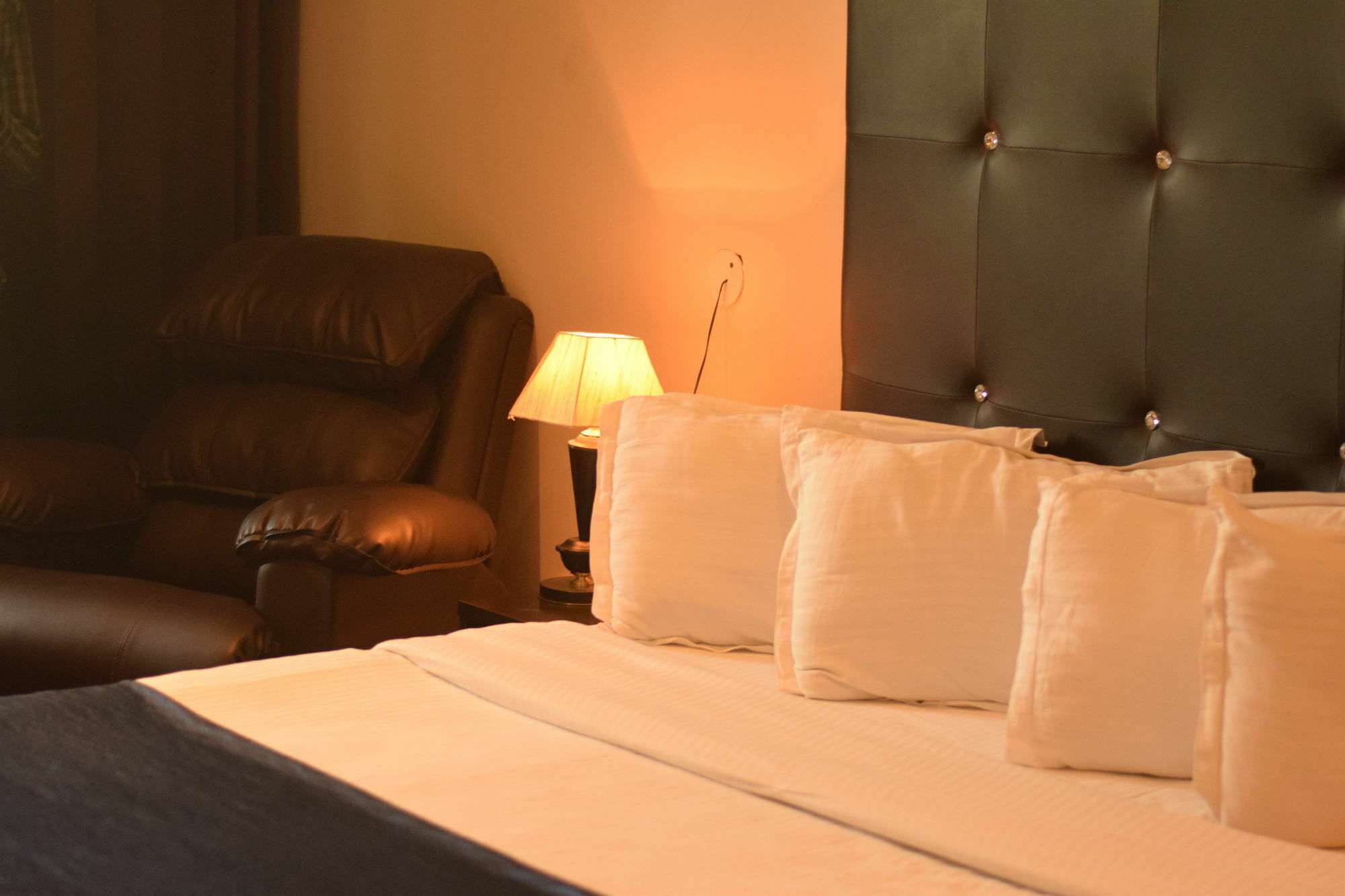 Fabhotel Prudent Amritsar Exterior photo